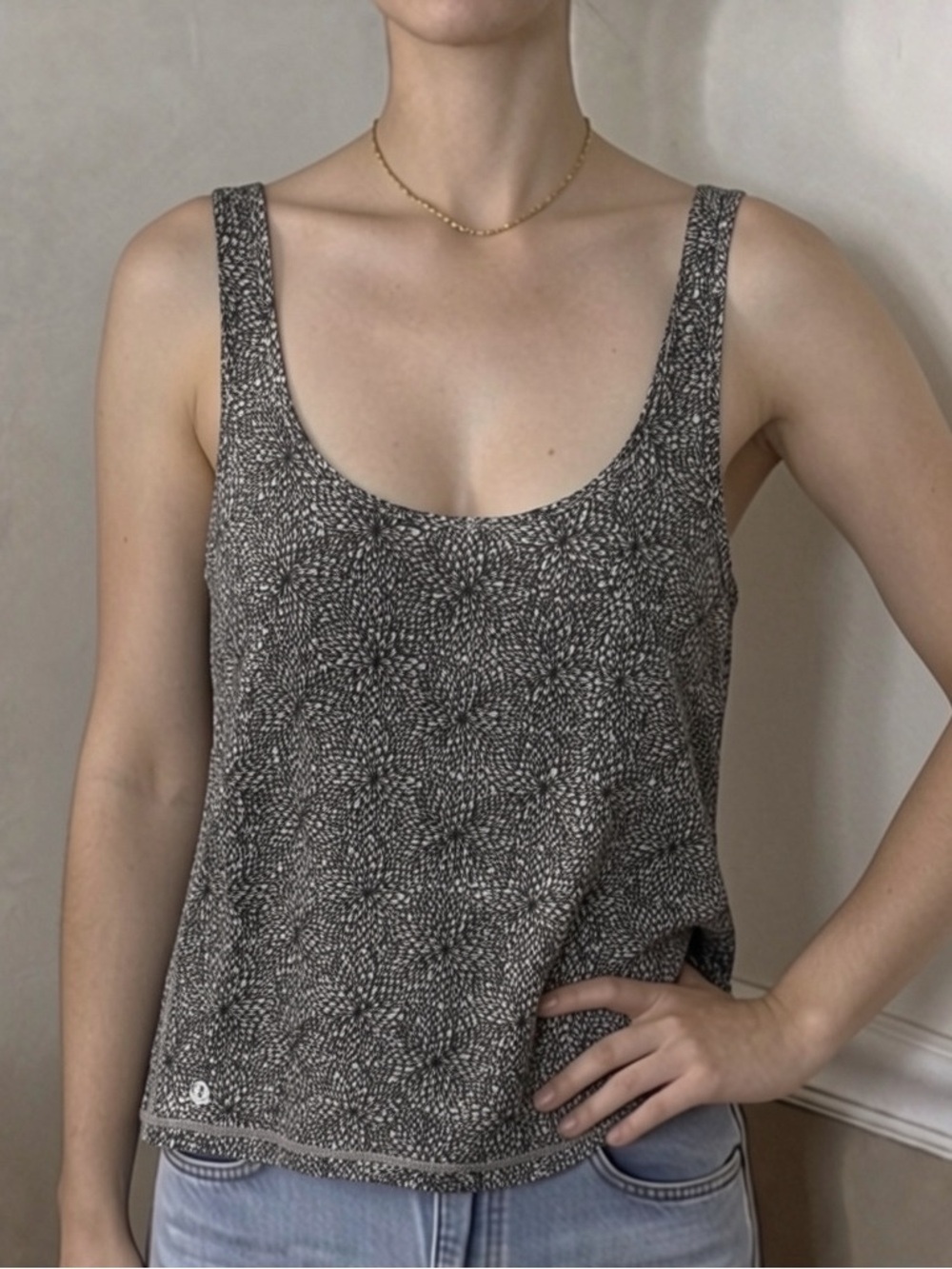 ❤️ 5 for $20! lululemon athletica Black and White Floral Scoop Tank